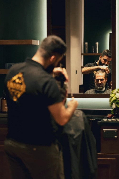  Transform Your Style: Visit best Barber Shop in Dubai for a Fresh Look